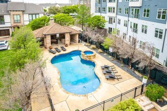 13900 Noel Rd in Dallas, TX - Building Photo - Building Photo