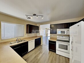 13009 W Port Royale Ln in El Mirage, AZ - Building Photo - Building Photo