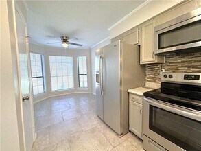 5900 Grelot Rd in Mobile, AL - Foto de edificio - Building Photo