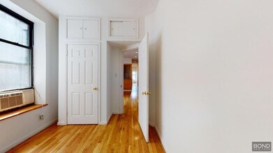 68 E 1st St in New York, NY - Building Photo - Building Photo