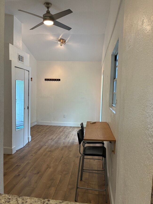6635 SW 51st Ter in Miami, FL - Building Photo - Building Photo