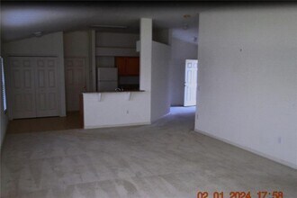 25820 Crippen Dr in Land O Lakes, FL - Building Photo - Building Photo