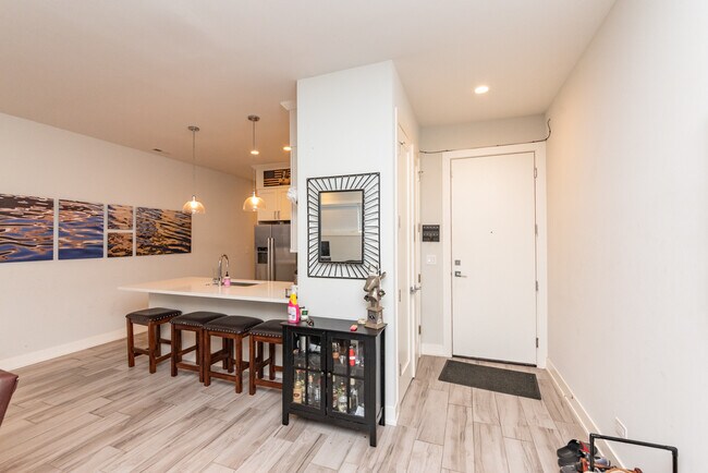 1154 W Ohio St, Unit 101 in Chicago, IL - Building Photo - Building Photo