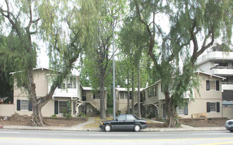 10417-10423 Riverside Dr Apartments