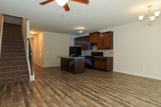 1545 Iris Walk in Jonesboro, GA - Foto de edificio - Building Photo