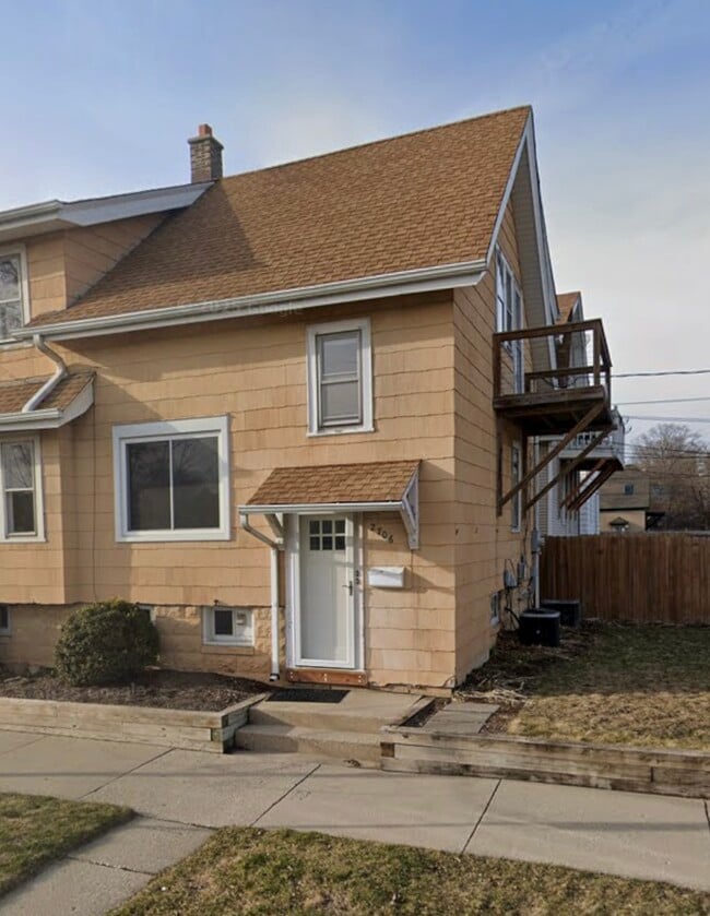 2706 E Morgan Ave, Unit Morgan Avenue in Milwaukee, WI - Foto de edificio - Building Photo