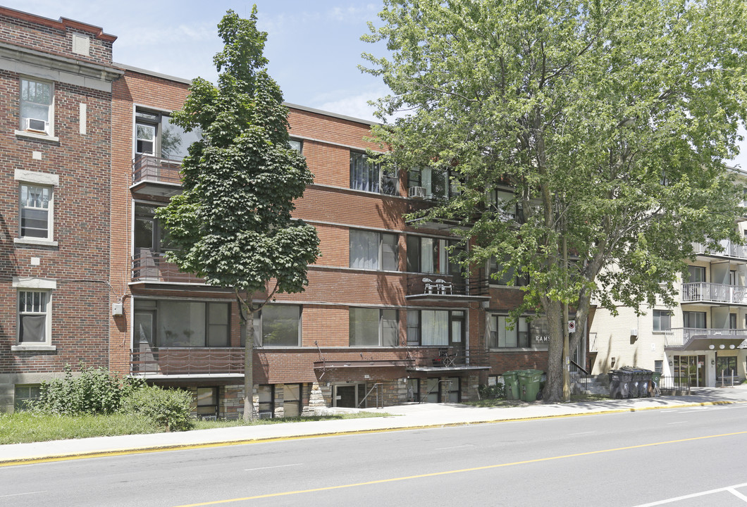 2841 Édouard-Montpetit in Montréal, QC - Building Photo