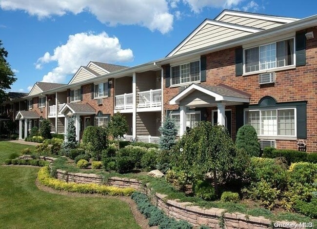 property at 385 Great East Neck Rd