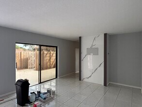 1116 11th Ln, Unit Garden lakes in Palm Beach Gardens, FL - Foto de edificio - Building Photo
