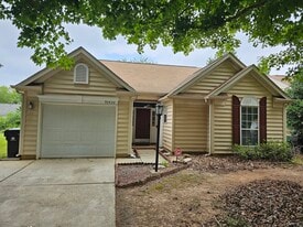 10430 Brawley Ln in Charlotte, NC - Building Photo