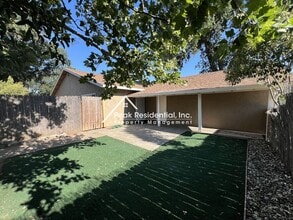 7509 St Philomena Way in Citrus Heights, CA - Building Photo - Building Photo