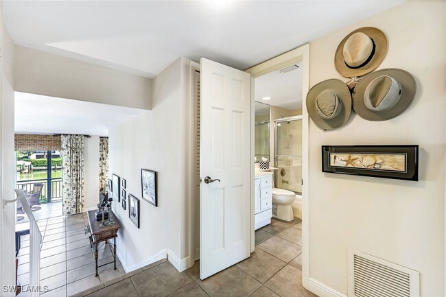 property at 2216 Gulf Shore Blvd N