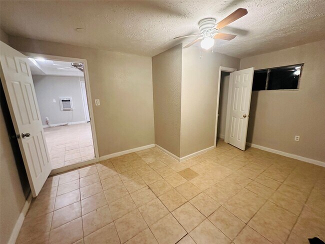 4410 Galesburg St in Houston, TX - Building Photo - Building Photo