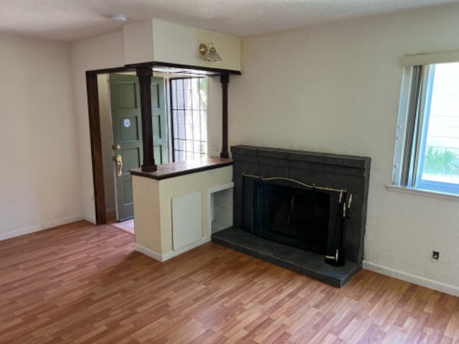 8236 Center Pkwy in Sacramento, CA - Building Photo - Building Photo