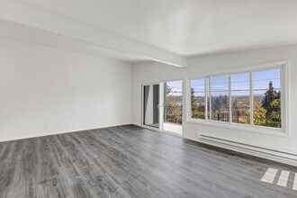 10607 Des Moines Memorial Dr S, Unit #3 in Seattle, WA - Building Photo - Building Photo