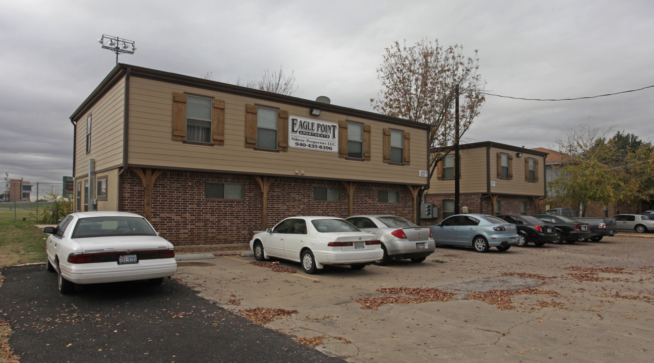 Eagle Point in Denton, TX - Building Photo