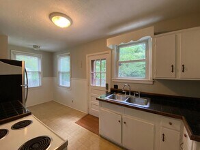 1402 Chelsea St in Winston-Salem, NC - Building Photo - Building Photo