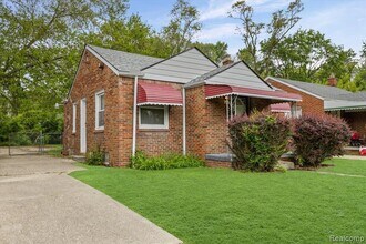 18697 Sunderland Rd in Detroit, MI - Building Photo - Building Photo