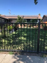 249 E Los Felis Ave in Stockton, CA - Building Photo - Building Photo