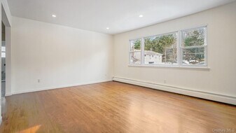 100 E Sunnyside Ln in Irvington, NY - Building Photo