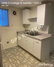 2468 S College St, Unit Unit D in Seattle, WA - Building Photo - Building Photo