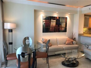 322 E Karen Ave, Unit 1705 in Las Vegas, NV - Foto de edificio - Building Photo