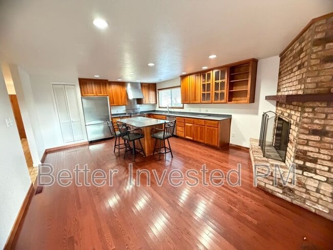 1215 Marwen Dr in Ukiah, CA - Building Photo - Building Photo