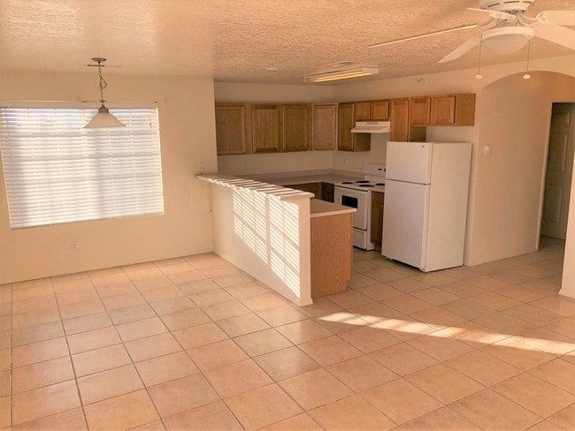 1918 Buena Vista Dr SE in Albuquerque, NM - Building Photo - Building Photo