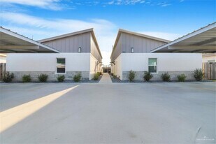 10 Playa Dr in Weslaco, TX - Building Photo