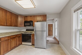 93 Upham St in Melrose, MA - Building Photo - Building Photo