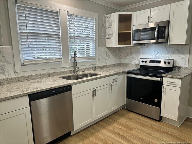 108 Crescent Ave in Fayetteville, NC - Building Photo - Building Photo