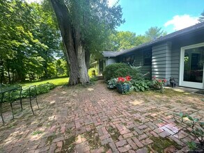 61 Bear Hill Rd in New Milford, CT - Building Photo - Building Photo