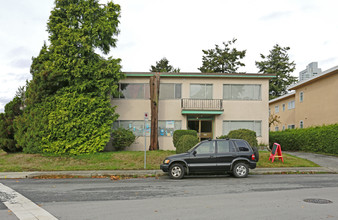 4495 Imperial St in Burnaby, BC - Building Photo - Building Photo