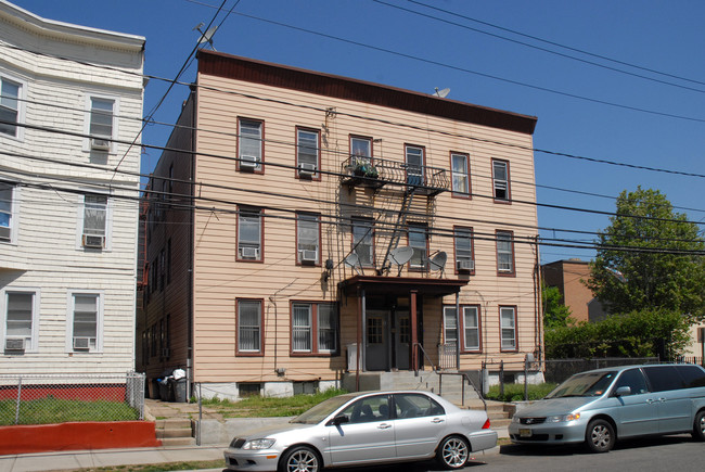 28-30 Sherman St in Passaic, NJ - Building Photo - Building Photo