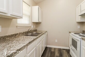 1113 Summit Hills Dr in Charlotte, NC - Building Photo - Building Photo