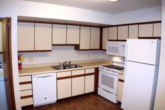 523 S Scott Blvd in Iowa City, IA - Building Photo - Building Photo