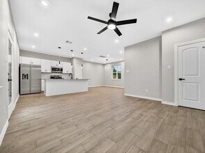 7414 Mount St in Houston, TX - Foto de edificio - Building Photo