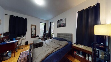 322 2nd Ave in New York, NY - Building Photo - Building Photo