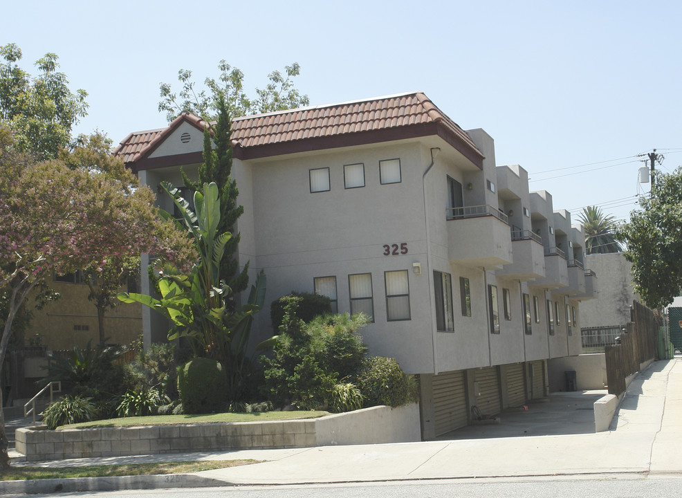 325 N 4th St in Alhambra, CA - Building Photo