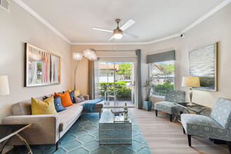 Portofino Apartments in Tampa, FL - Foto de edificio - Building Photo
