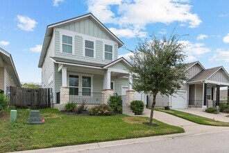 213 Michaelis Dr in Leander, TX - Foto de edificio - Building Photo
