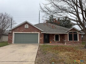 426 Armstrong Dr in Belton, TX - Building Photo