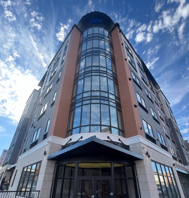 Meridia Bound Brook 300 in Bound Brook, NJ - Foto de edificio - Building Photo