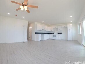 92-686-686 Paakai St in Kapolei, HI - Building Photo - Building Photo