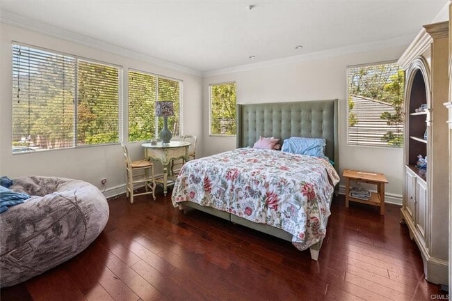 property at 21045 Mendenhall Ct