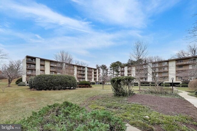 7420 Lakeview Dr in Bethesda, MD - Building Photo - Building Photo