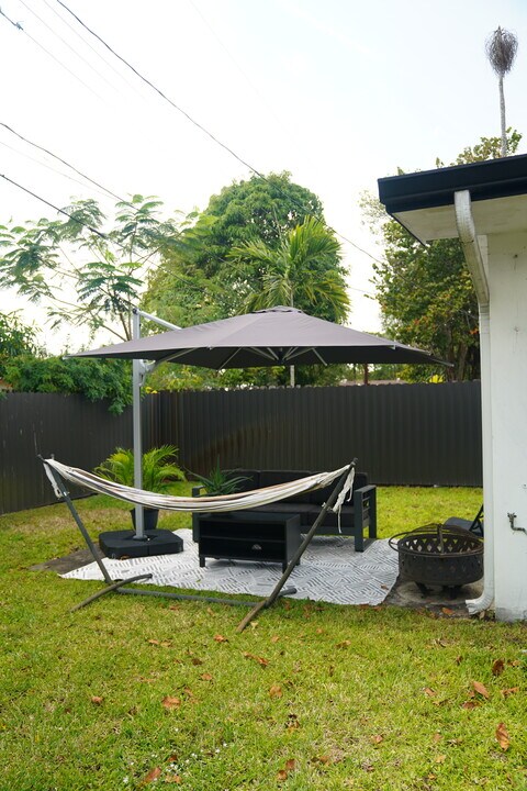 1410 NW 192nd St in Miami, FL - Building Photo