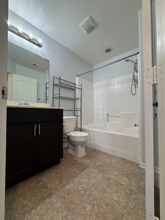 1460 Mockingbird Ct in Chula Vista, CA - Building Photo