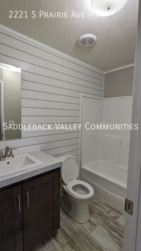 2221 S Prairie Ave photo'