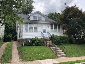 10 Chandler St, Unit 1st floor in Rockledge, PA - Building Photo